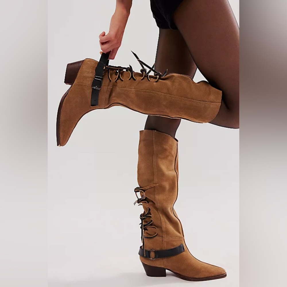 Free People Back-lace Sway Low Slouchy Boots. Western inspired suede pull-on. - Picture 4 of 16